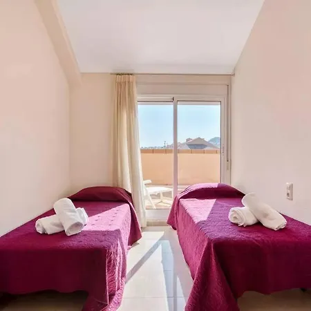 Golden Port In The Heart Apartment